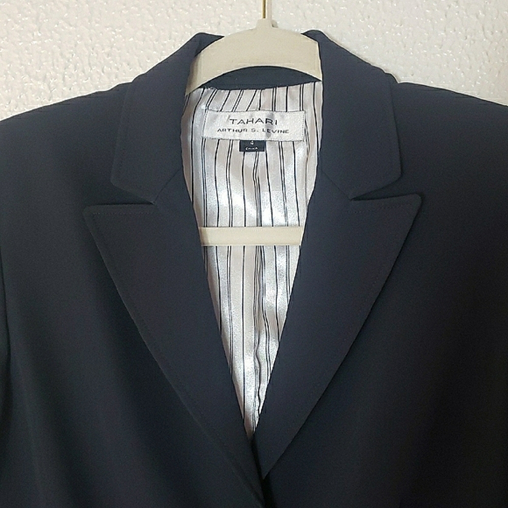 Tahari Navy Blue Button Up Blazer Professional Classic Modern Formal Womens Sz 4 - Picture 3 of 10